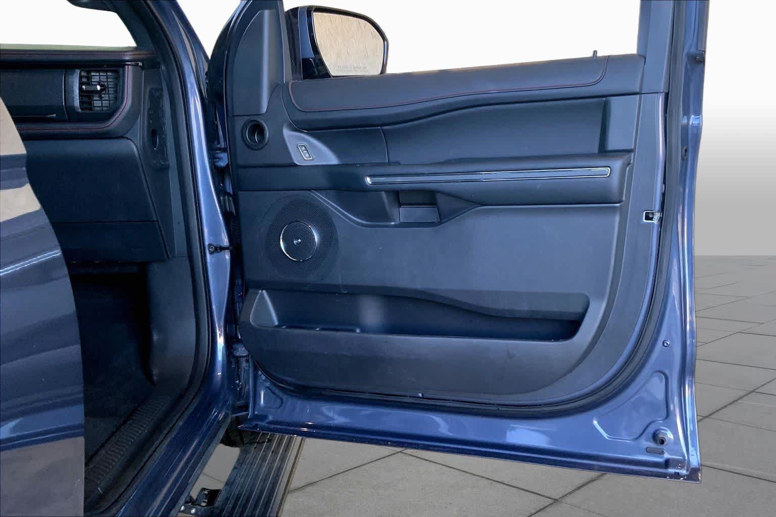 Used 2023 Ford Expedition Limited RWD image 23