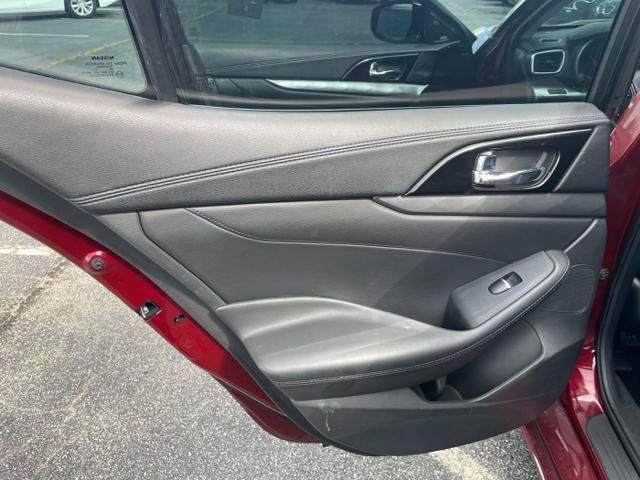 Used 2017 Nissan Maxima SR w/ Midnight Edition FWD image 12