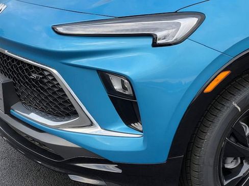 New 2025 Buick Encore GX Sport Touring image 11