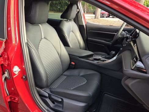 Used 2024 Toyota Camry SE w/ Convenience Package FWD image 22