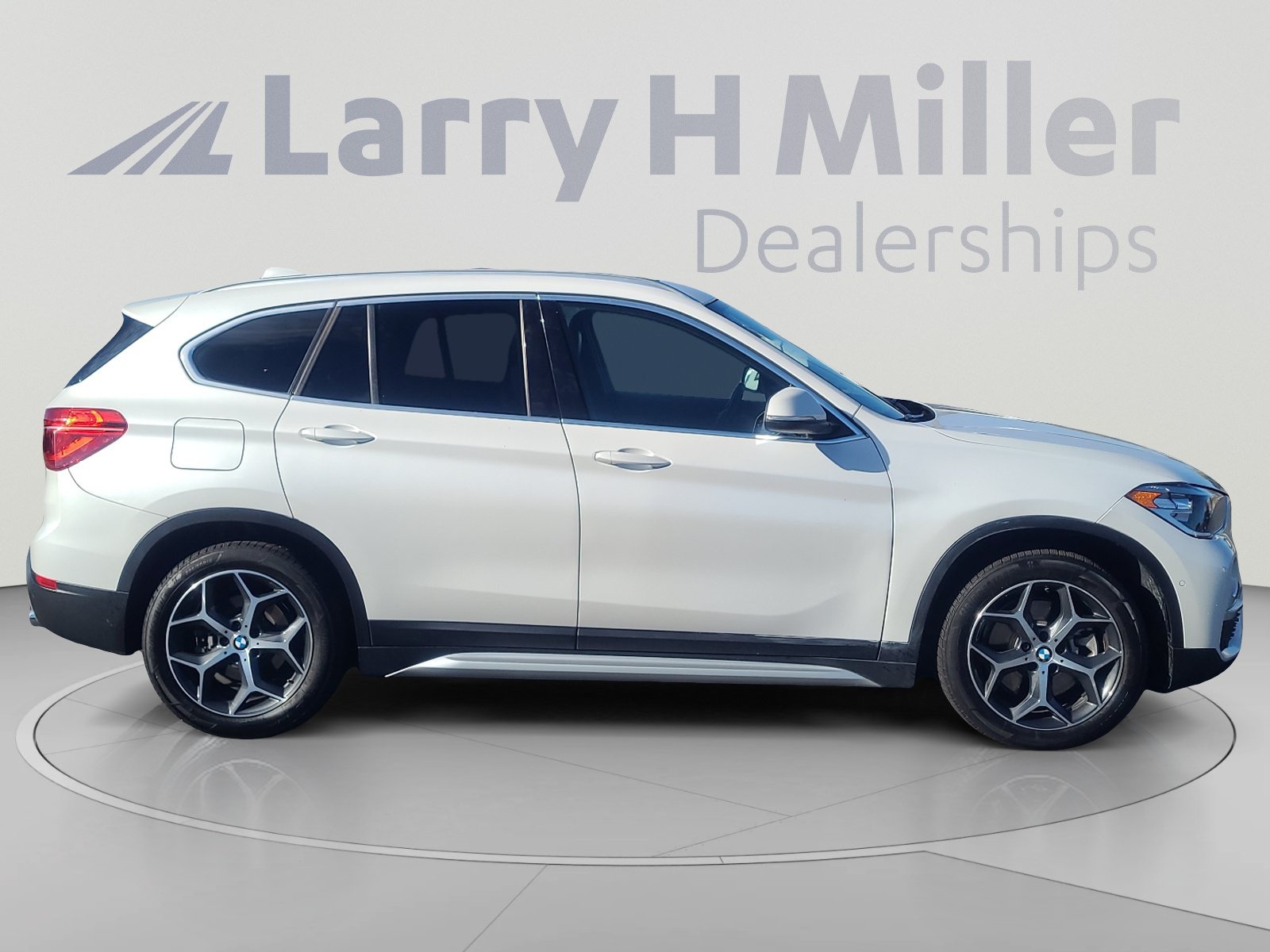 Used 2018 BMW X1 xDrive28i w/ Convenience Package AWD/4WD image 6