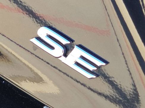 Used 2025 Toyota Camry SE FWD image 10