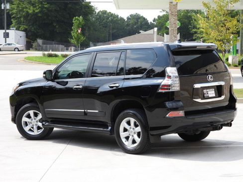 Used 2017 Lexus GX 460 w/ Navigation Package AWD/4WD image 17