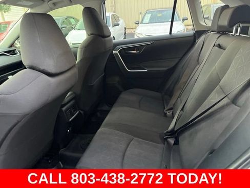 Used 2025 Toyota RAV4 XLE AWD/4WD image 11
