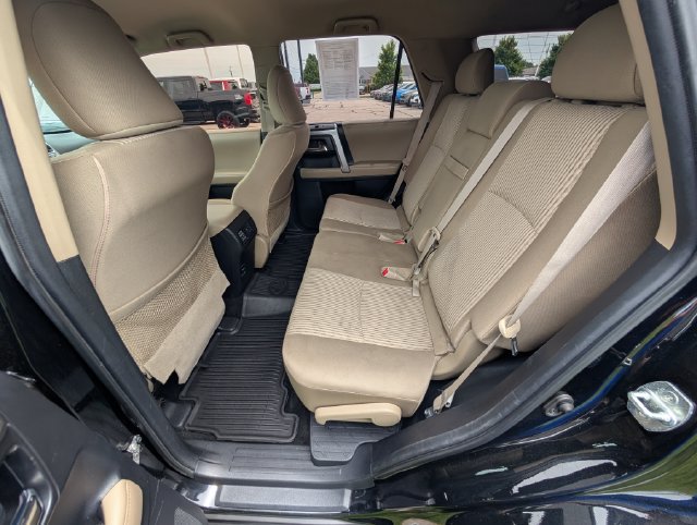 Used 2018 Toyota 4Runner SR5 AWD/4WD image 12