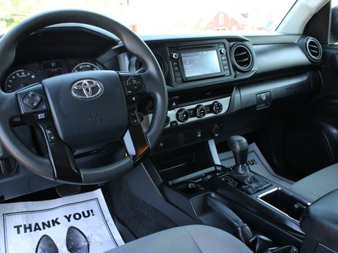 Used 2018 Toyota Tacoma SR w/ SR Convenience Package AWD/4WD image 20