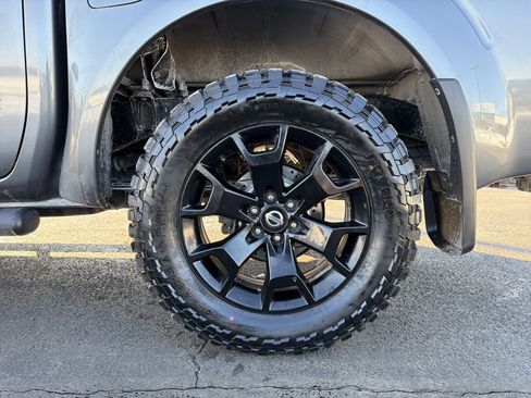 Used 2021 Nissan Frontier SV w/ Midnight Edition Floor Mats image 31