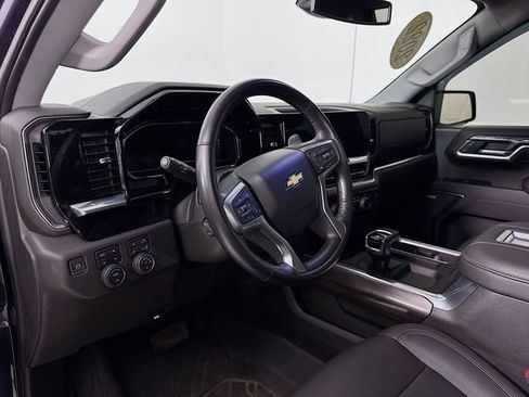 Used 2022 Chevrolet Silverado 1500 LTZ w/ LTZ Premium Package image 9