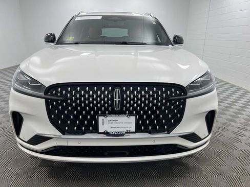 Used 2025 Lincoln Aviator Black Label AWD/4WD image 3