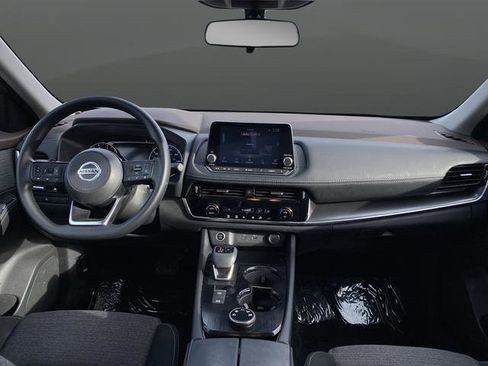 Used 2021 Nissan Rogue SV image 5