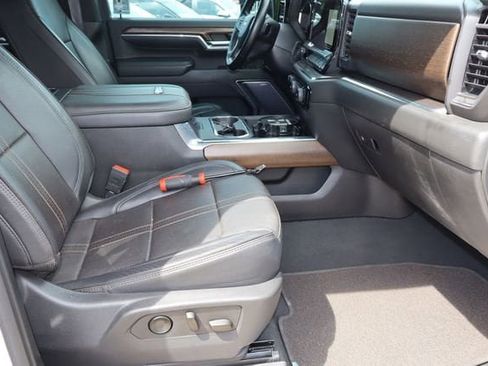 Used 2024 Chevrolet Silverado 2500 High Country w/ High Country Premium Package AWD/4WD image 17