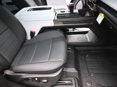 Used 2024 GMC Hummer EV 3X w/ LPO, Illumination Package image 24