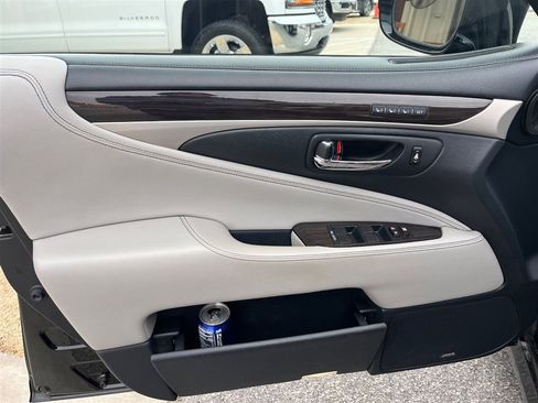 Used 2014 Lexus LS 460 image 3