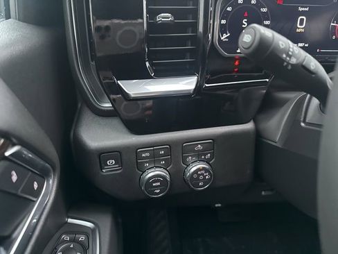 New 2026 GMC Sierra 1500 Elevation image 23