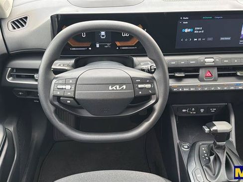 Used 2025 Kia K4 FWD image 16
