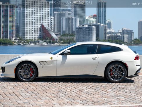 Used 2018 Ferrari GTC4Lusso T RWD image 10