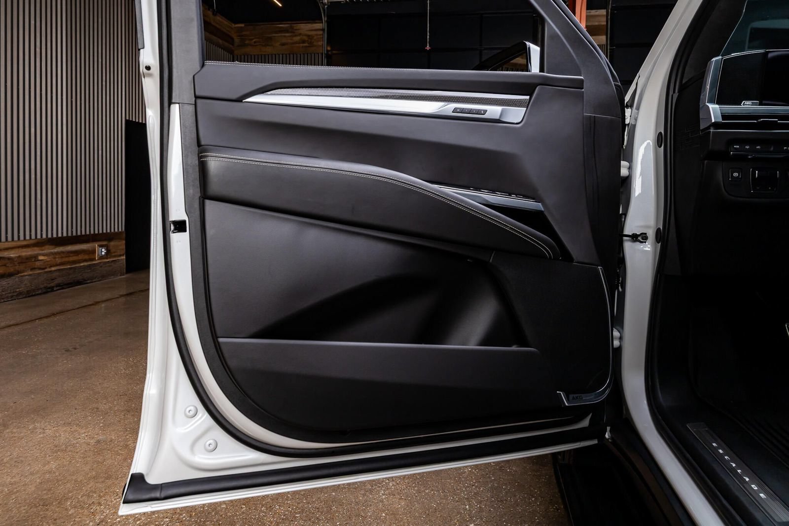 Used 2025 Cadillac Escalade V AWD/4WD image 37
