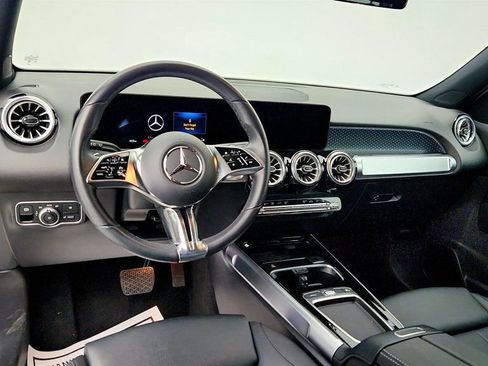 Used 2024 Mercedes-Benz EQB 250+ image 12