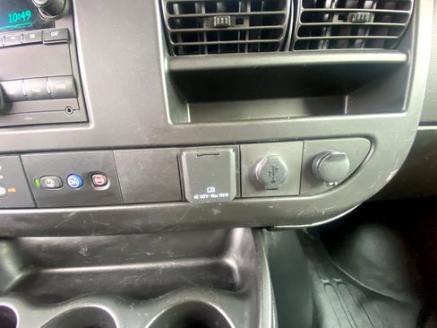 Used 2022 Chevrolet Express 3500 RWD 3500 135 w/ Driver Convenience Package image 34