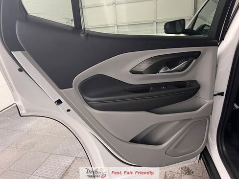 Used 2022 GMC Terrain SLT image 34