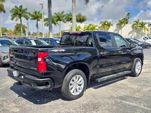 Used 2021 Chevrolet Silverado 1500 Custom image 3