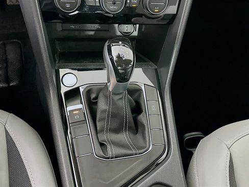 Used 2024 Volkswagen Taos SE image 24