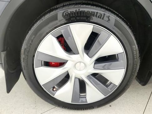 Used 2023 Tesla Model Y Long Range AWD/4WD image 76