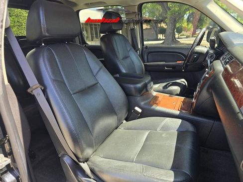 Used 2008 Chevrolet Avalanche LTZ w/ LTZ Preferred Equipment Group AWD/4WD image 14