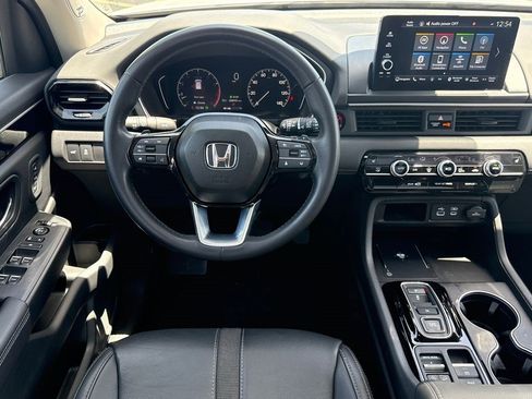 Certified 2024 Honda Pilot Touring image 19