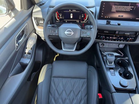 New 2026 Nissan Rogue Platinum w/ Platinum Premium Package image 15