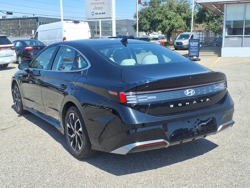 Used 2024 Hyundai Sonata SEL FWD image 7