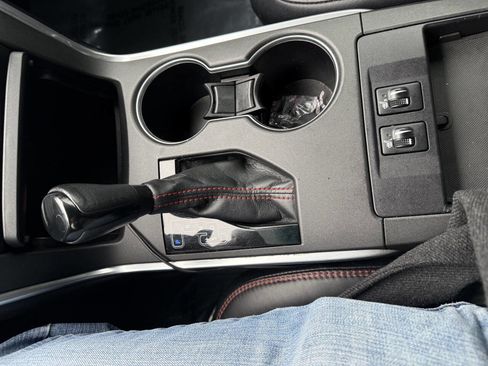 Used 2015 Toyota Camry XSE image 15