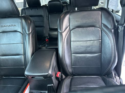 Used 2018 Jeep Wrangler Unlimited Sahara image 19