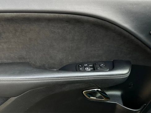 Used 2015 Dodge Challenger R/T RWD image 39