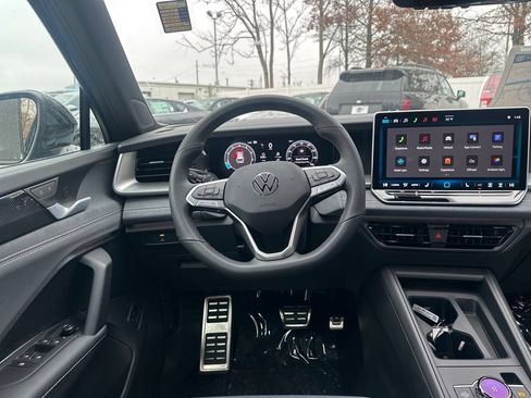 New 2026 Volkswagen Tiguan SE R-Line AWD/4WD image 24