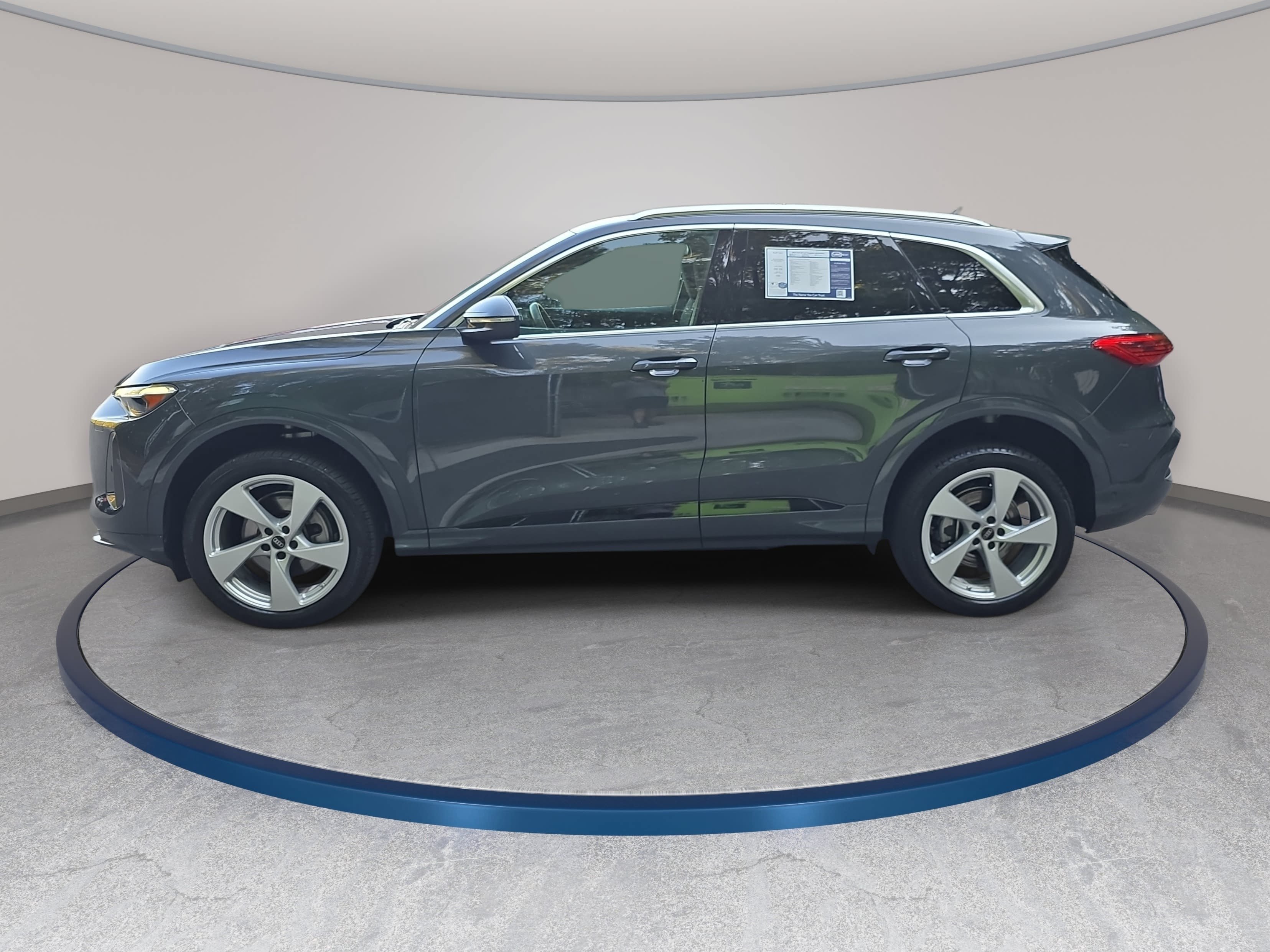 Used 2025 Audi Q5 Premium Plus w/ Premium Plus AWD/4WD image 8