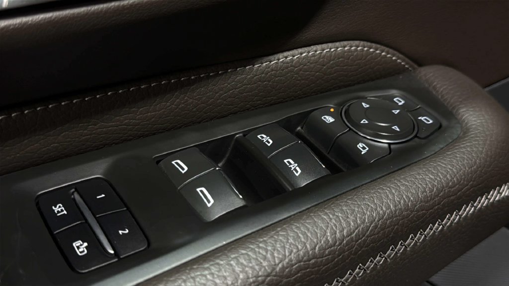 Used 2022 GMC Yukon Denali AWD/4WD image 23
