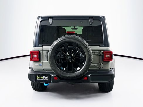 Used 2022 Jeep Wrangler Unlimited Sahara AWD/4WD image 7