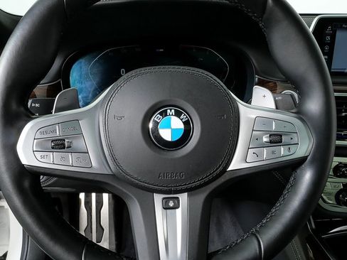 Used 2022 BMW 750i xDrive 750i xDrive w/ Luxury Rear Seating Package image 9