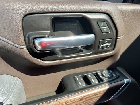 Used 2022 GMC Sierra 3500 Denali w/ Technology Package image 13