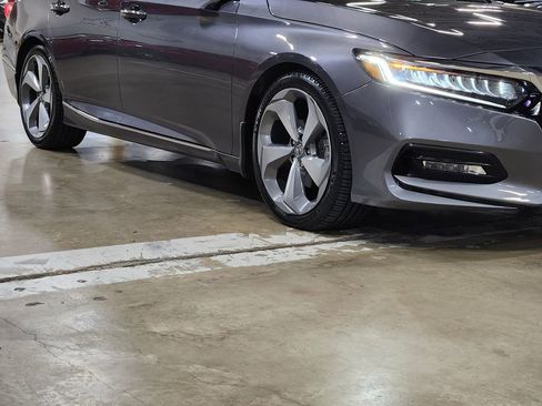 Used 2020 Honda Accord Touring image 16