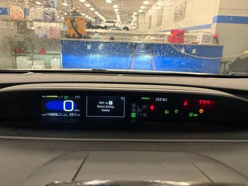 Used 2019 Toyota Prius Limited w/ Premium Convenience Package FWD image 33