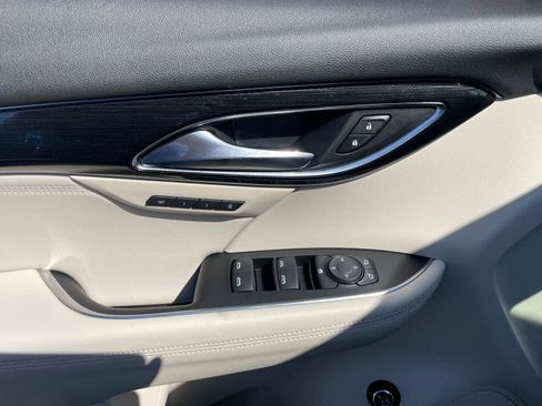 Used 2023 Buick Envision Essence AWD/4WD image 11