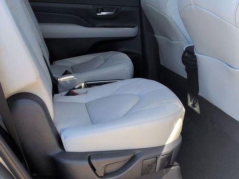 Certified 2026 Toyota Grand Highlander Platinum image 32