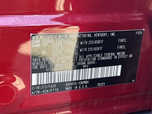 Used 2025 Toyota RAV4 XLE AWD/4WD image 28