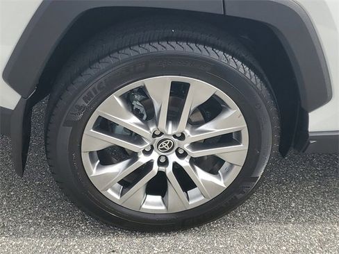Used 2025 Toyota RAV4 Limited image 5