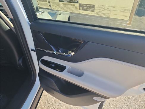 New 2026 Lincoln Corsair Premiere image 20