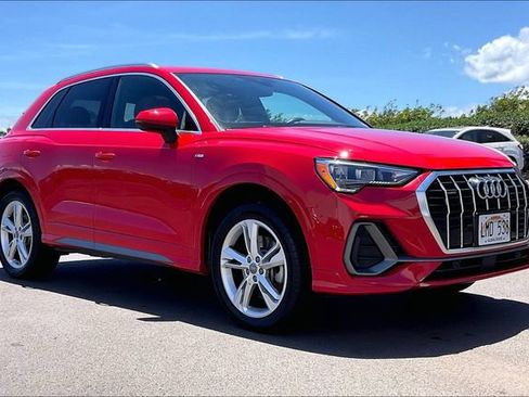Used 2020 Audi Q3 2.0T Premium w/ Convenience Package AWD/4WD image 2