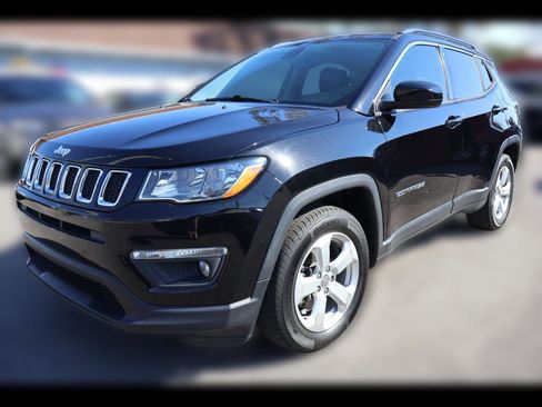 Used 2018 Jeep Compass Latitude image 1