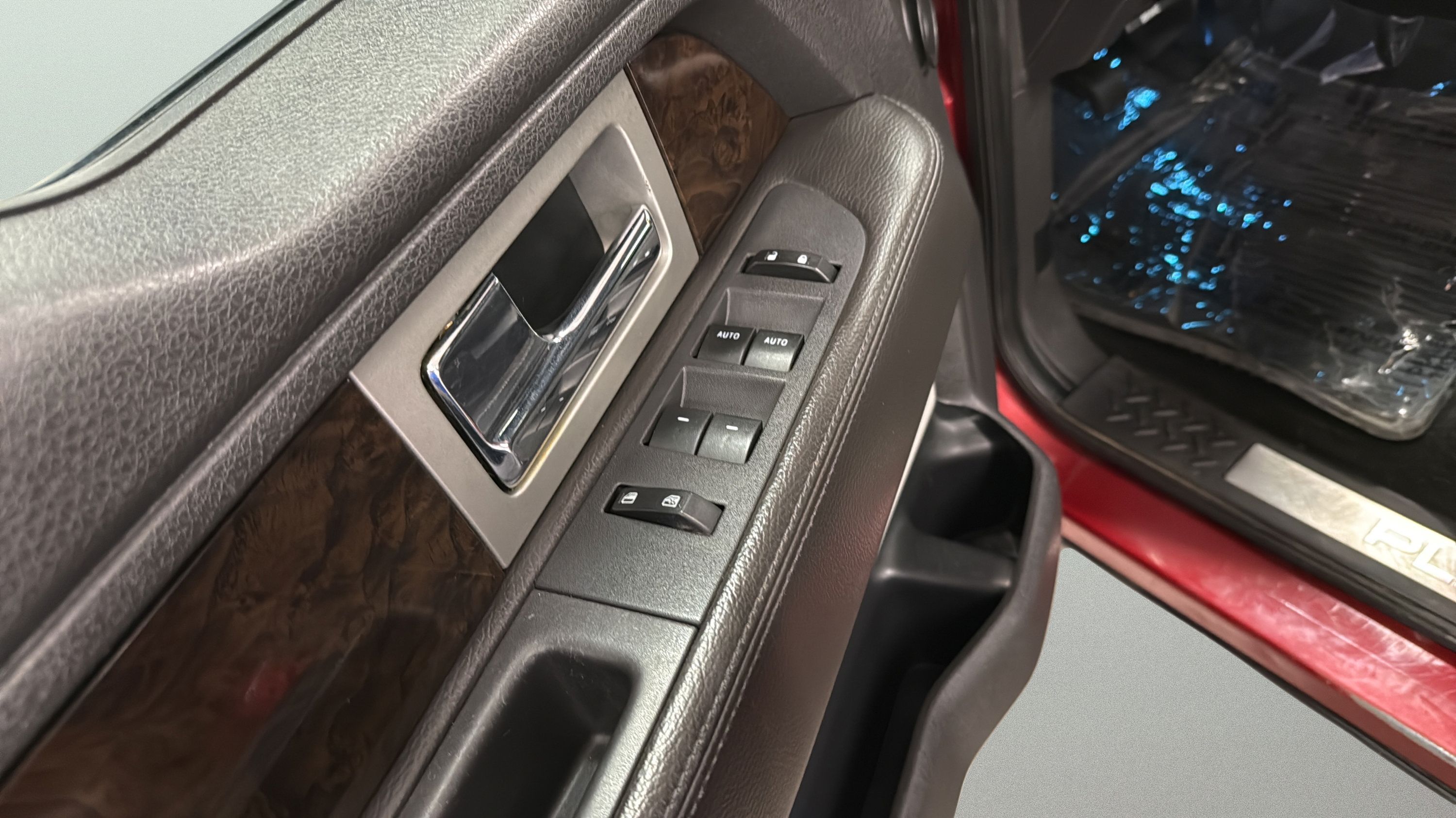 Used 2013 Ford F150 Platinum AWD/4WD image 21